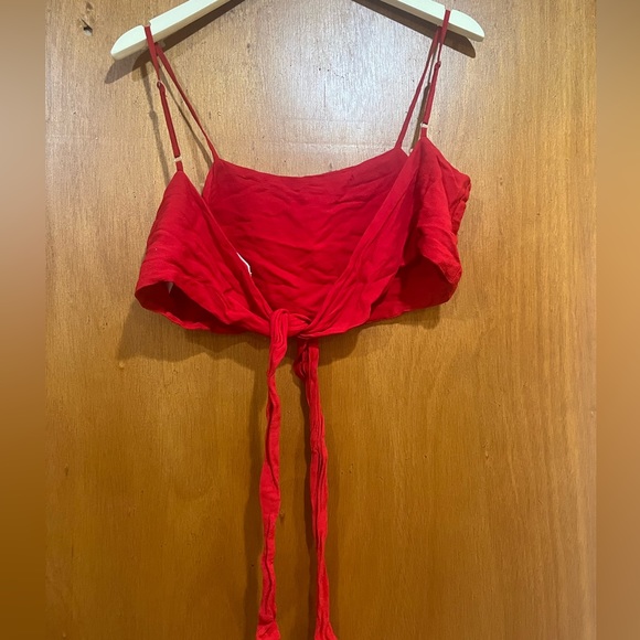 Red cropped top - Picture 4 of 8